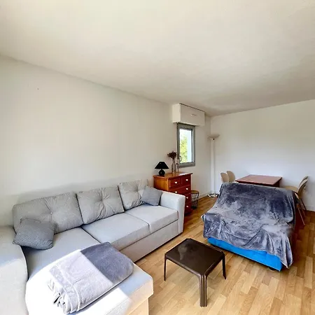 Apartment T2 Idealement Situe A - Proche Plage, Commerces Et Gare - Parking Prive - Fr-1-319-452