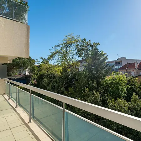 Apartamento T2 Idéalement Situé à - Proche Plage, Commerces Et Gare - Parking Privé - Fr-1-319-452 *