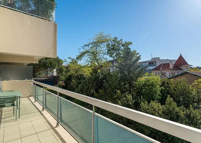 Apartamento T2 Idéalement Situé à - Proche Plage, Commerces Et Gare - Parking Privé - Fr-1-319-452 *